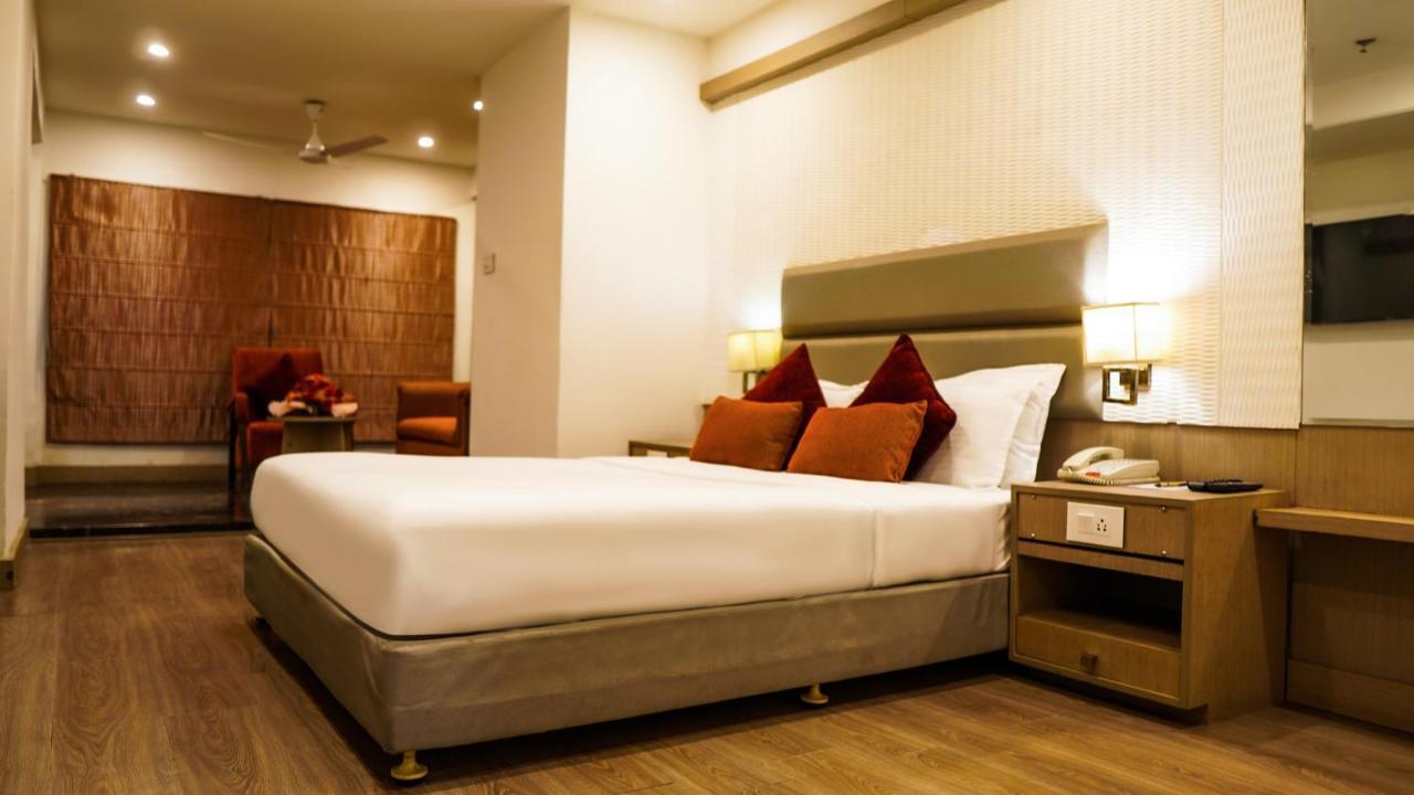Hotel Centre Point Ναγκπούρ Εξωτερικό φωτογραφία