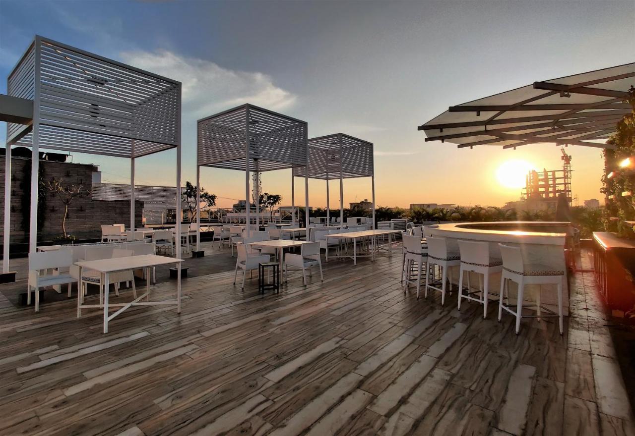 Hotel Centre Point Ναγκπούρ Εξωτερικό φωτογραφία